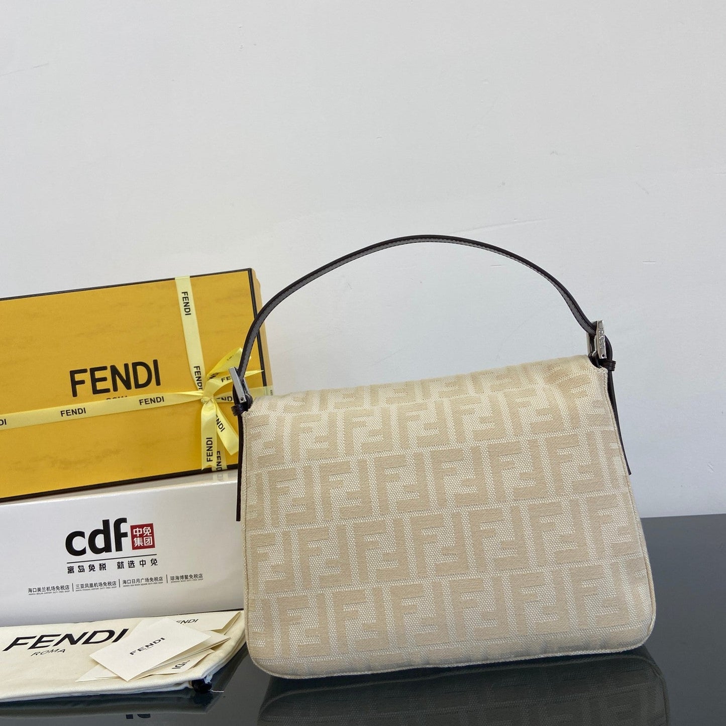 Fen New Vintage baguette bags