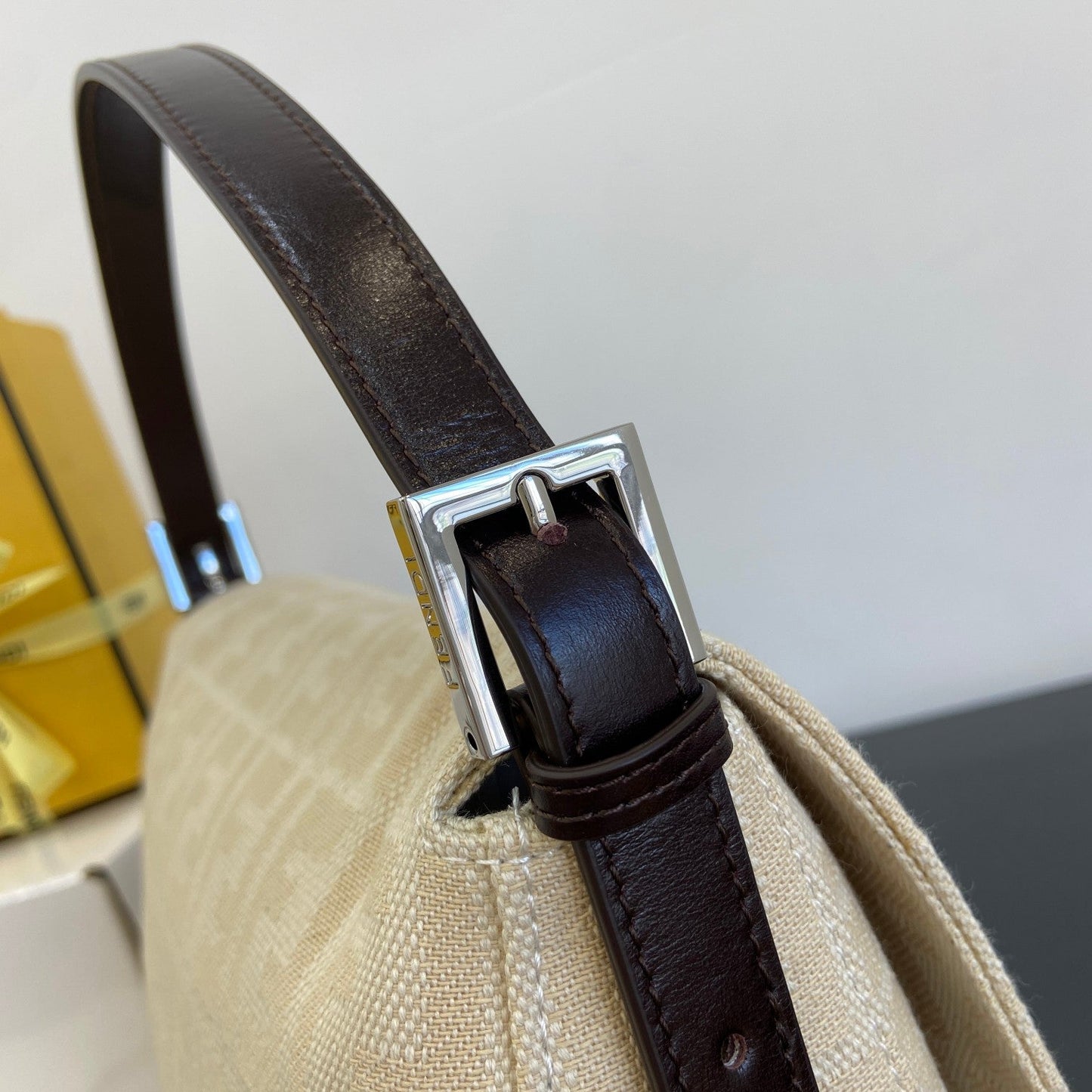 Fen New Vintage baguette bags