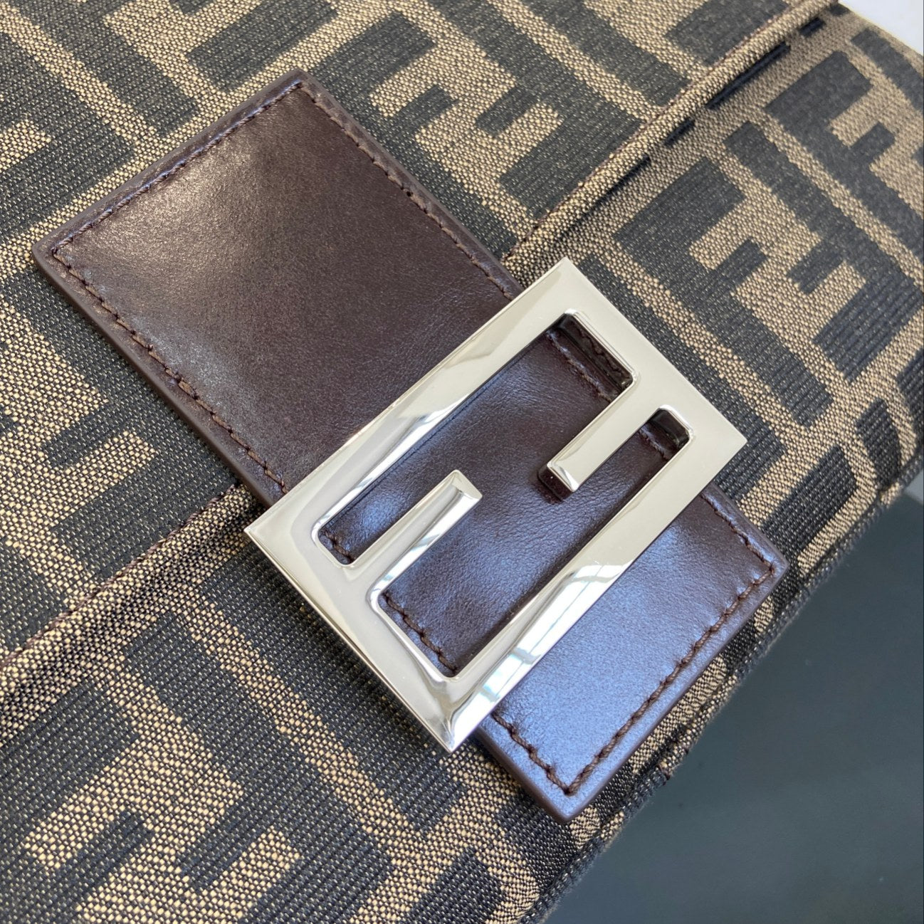 Fen New Vintage baguette bags