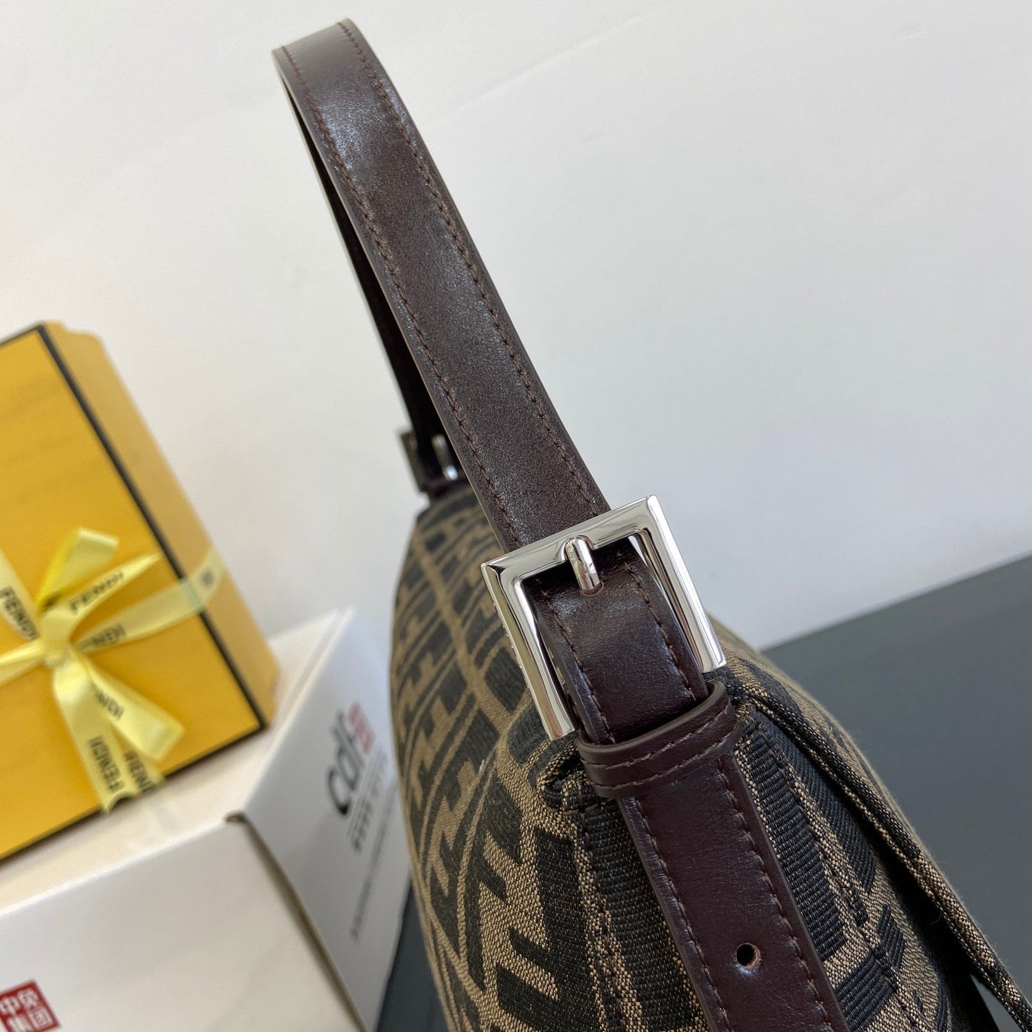 Fen New Vintage baguette bags