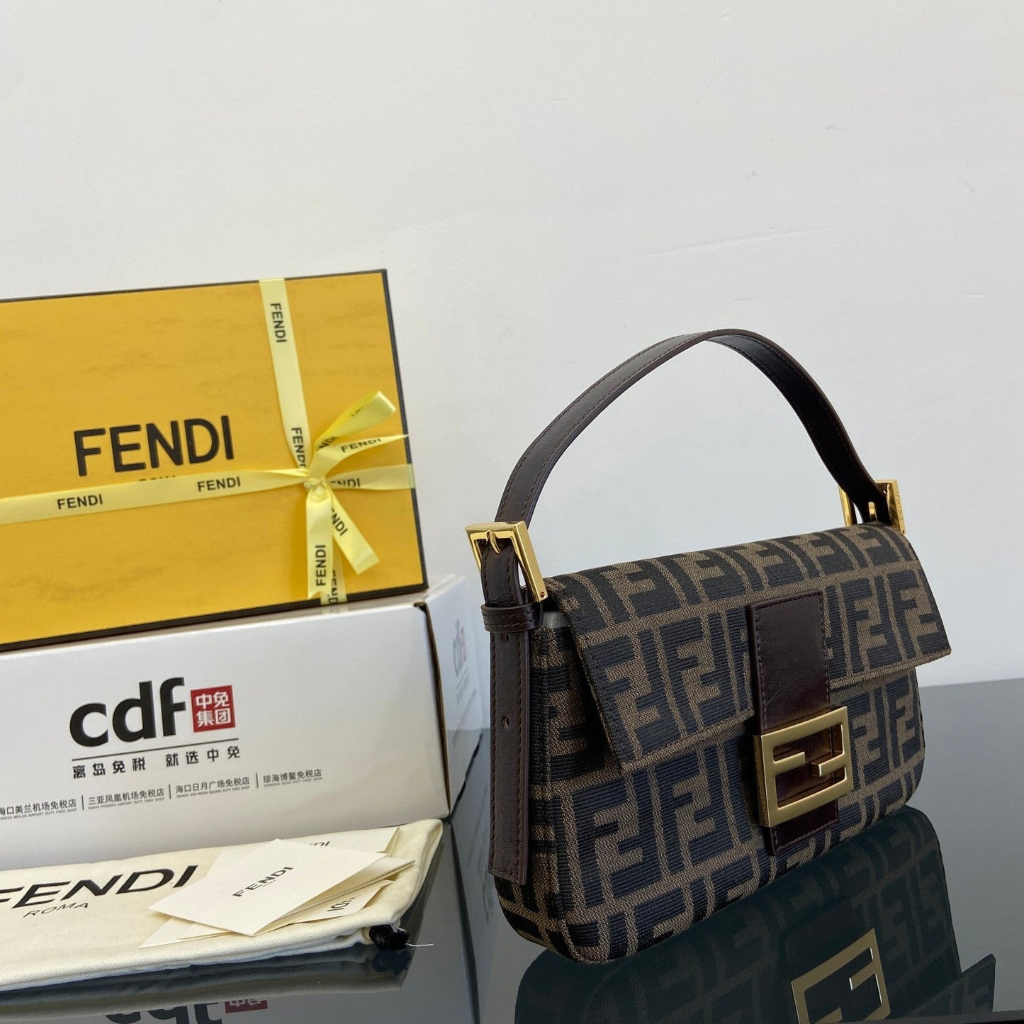 Fen New Vintage baguette bags