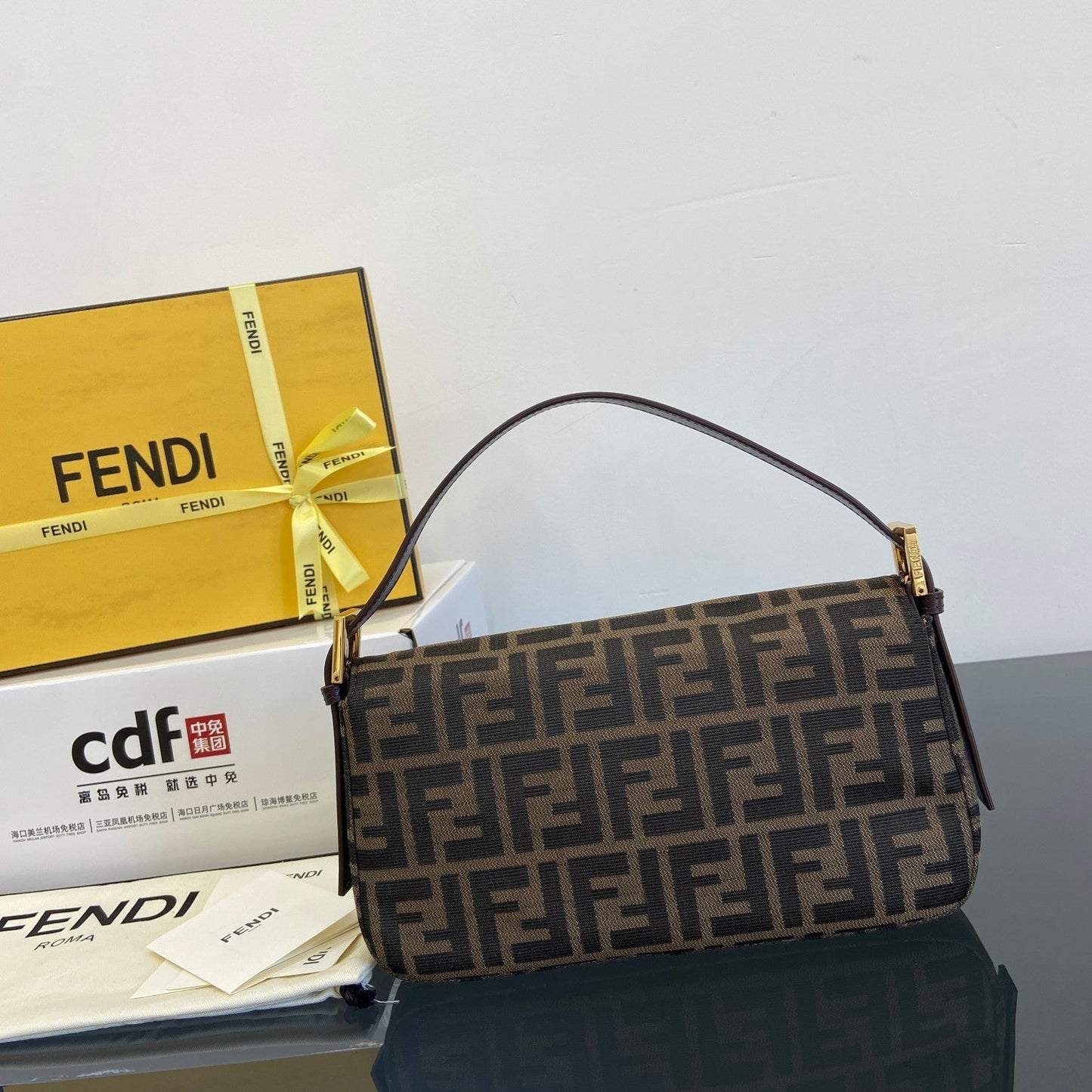 Fen New Vintage baguette bags