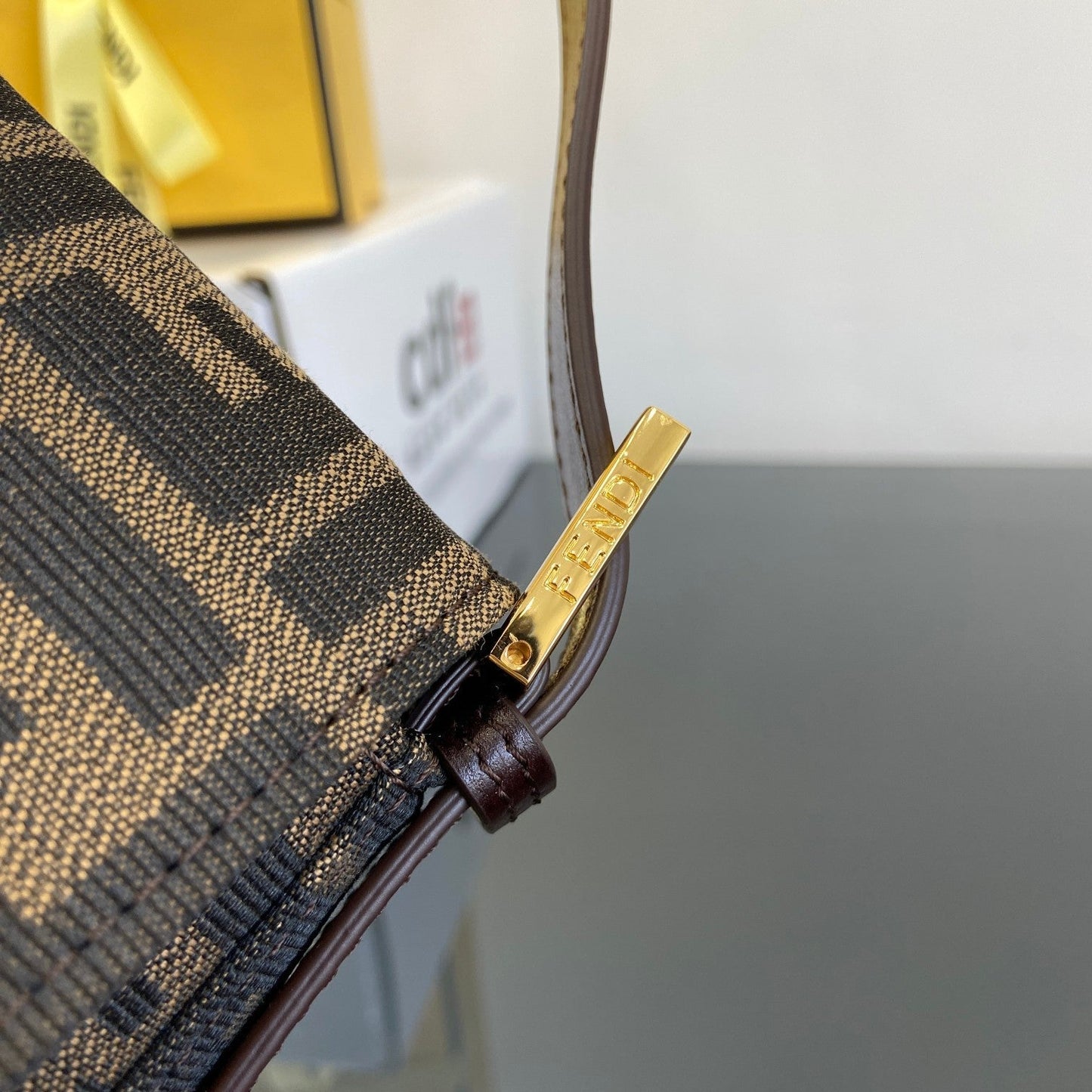 Fen New Vintage baguette bags