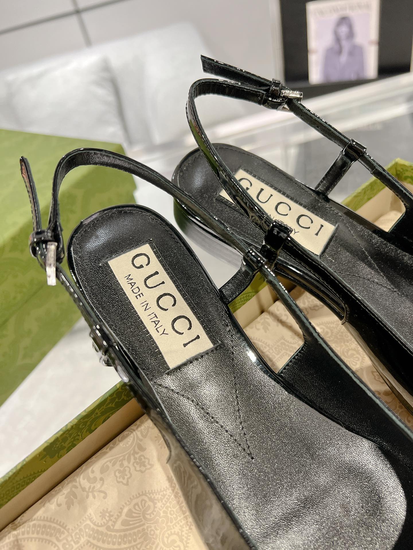 G* New Crystal Diamond Double G Buckle