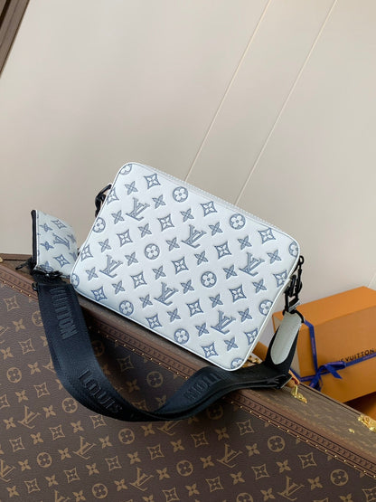 Louis* messenger bag