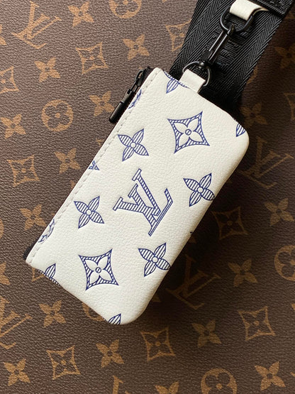 Louis* messenger bag