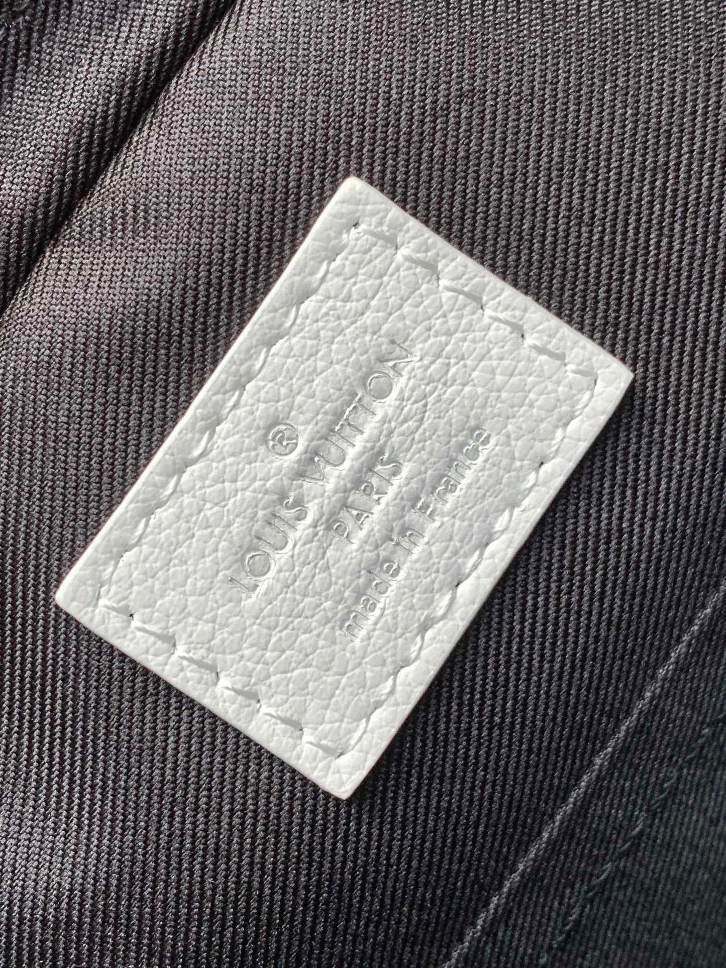 Louis* messenger bag