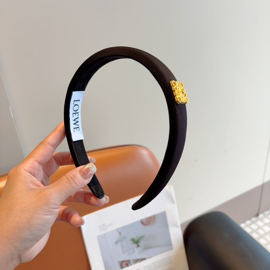 Loe's hot new sponge headband