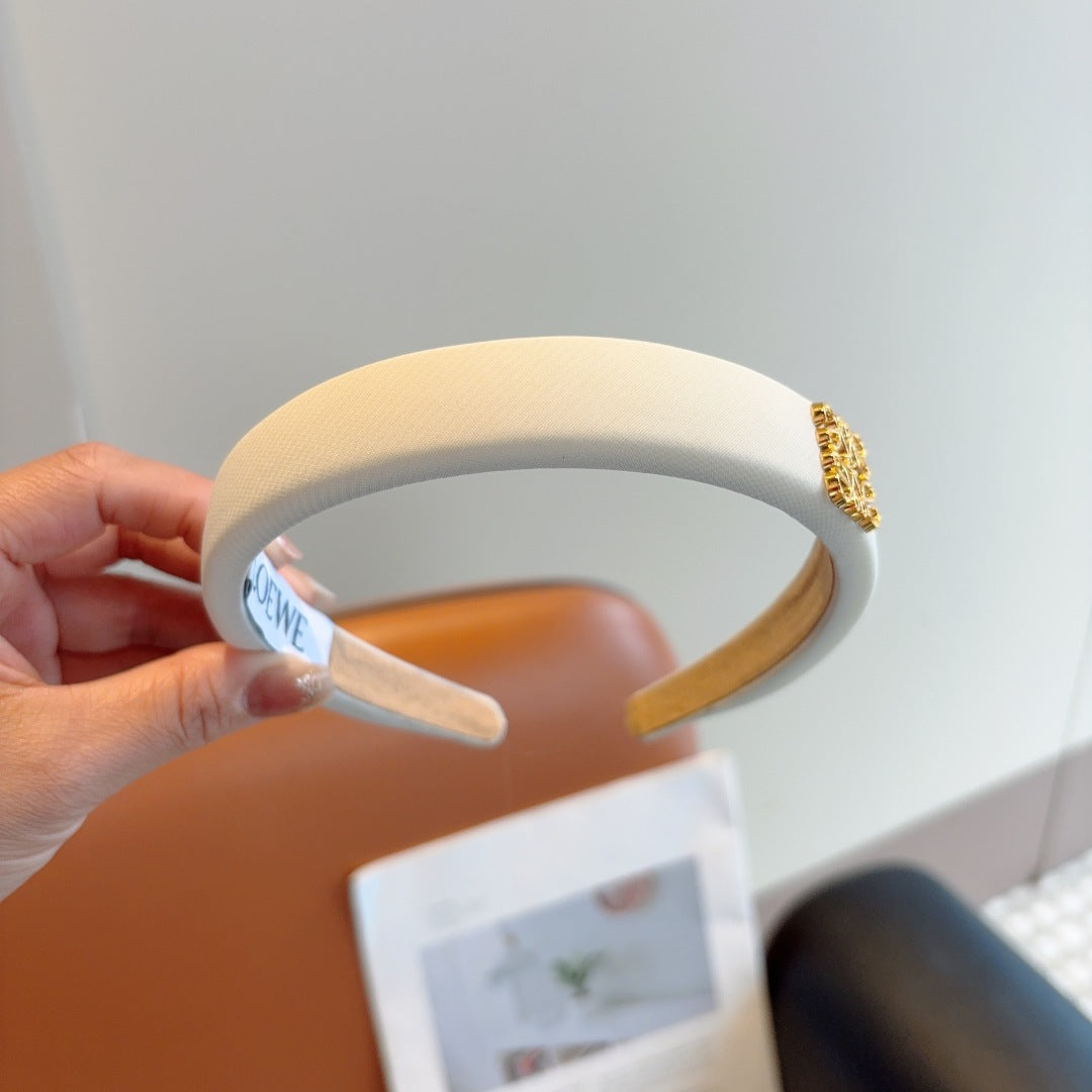 Loe's hot new sponge headband