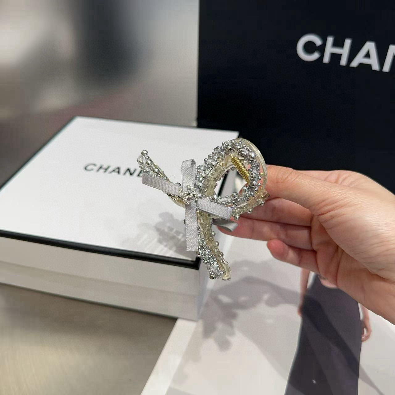 Chan New small fragrant gripper