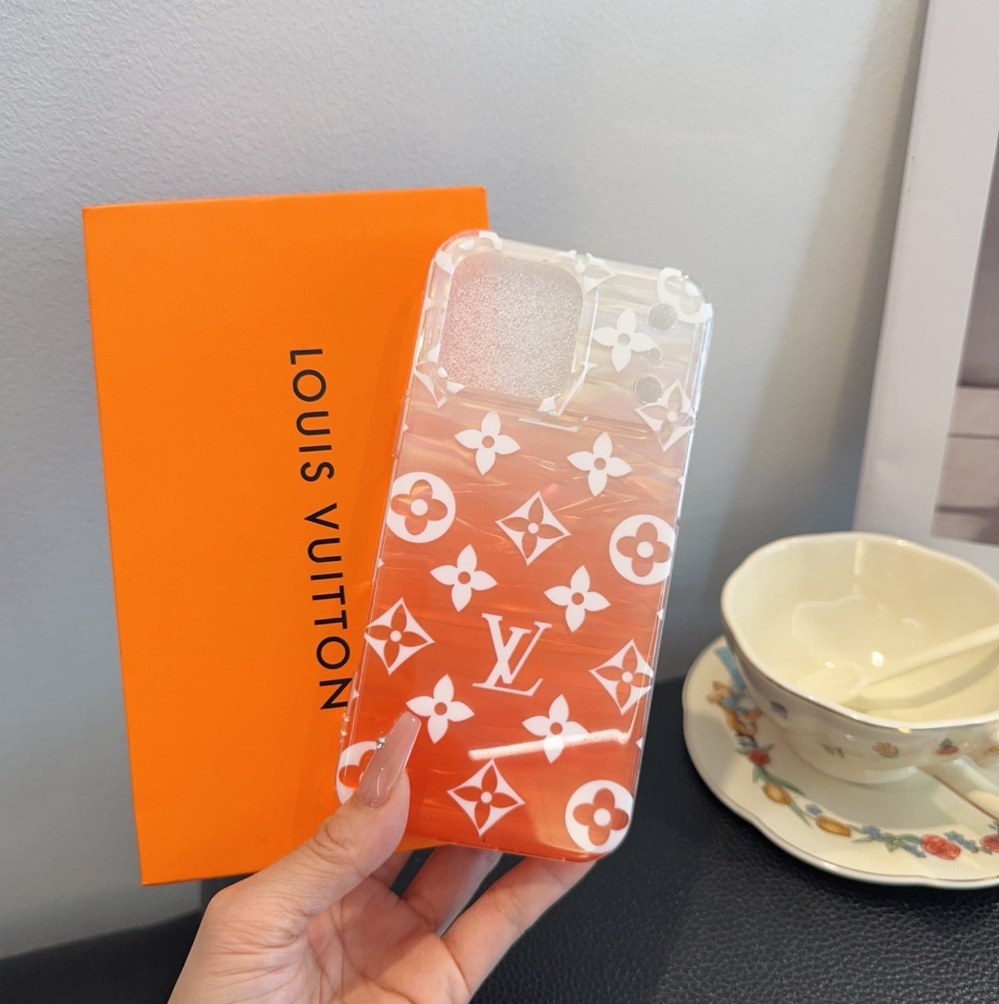 Louis new mobile phone