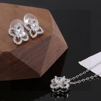 Louis New Earrings and necklace