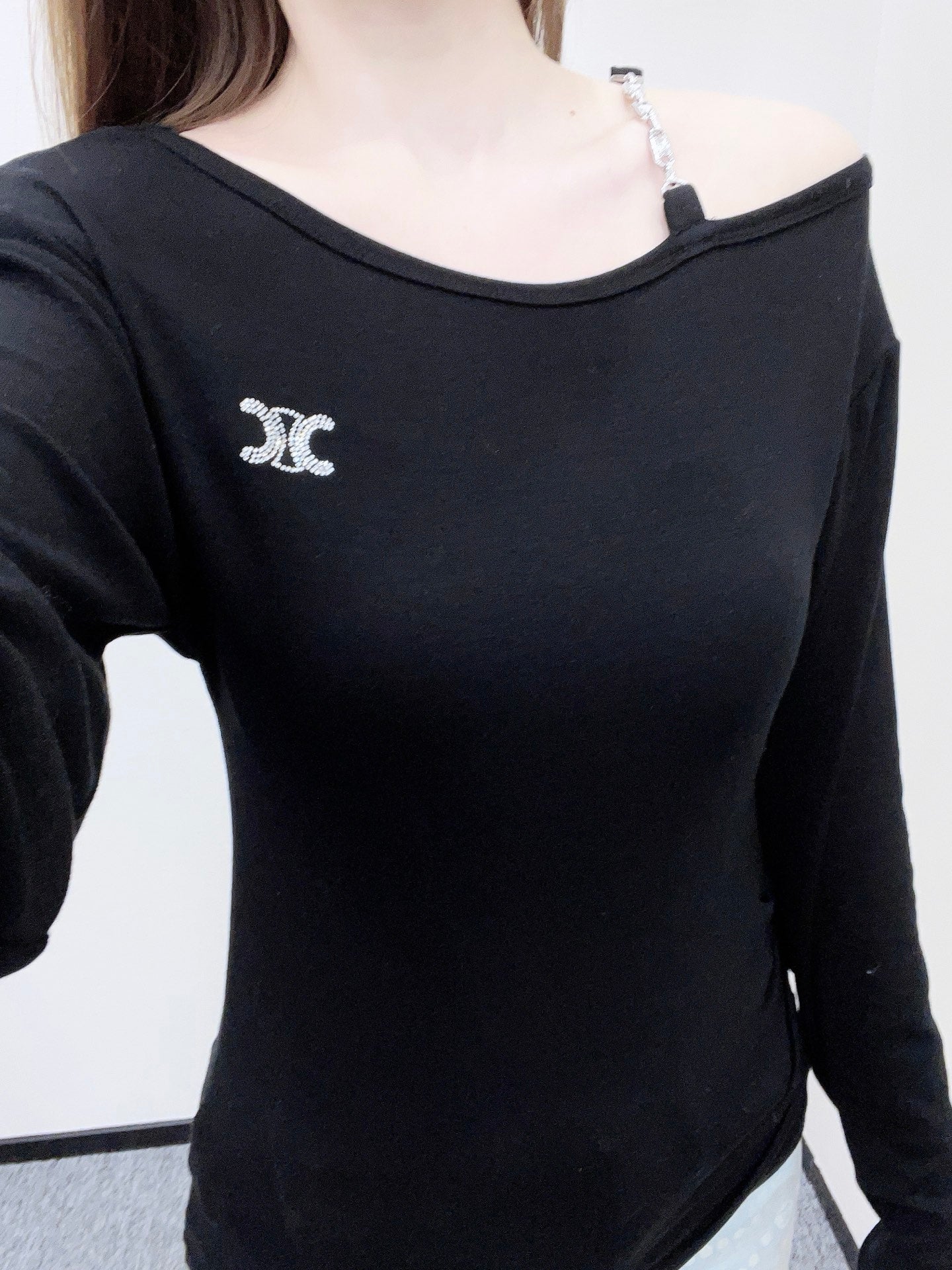 Celi new off-shoulder top