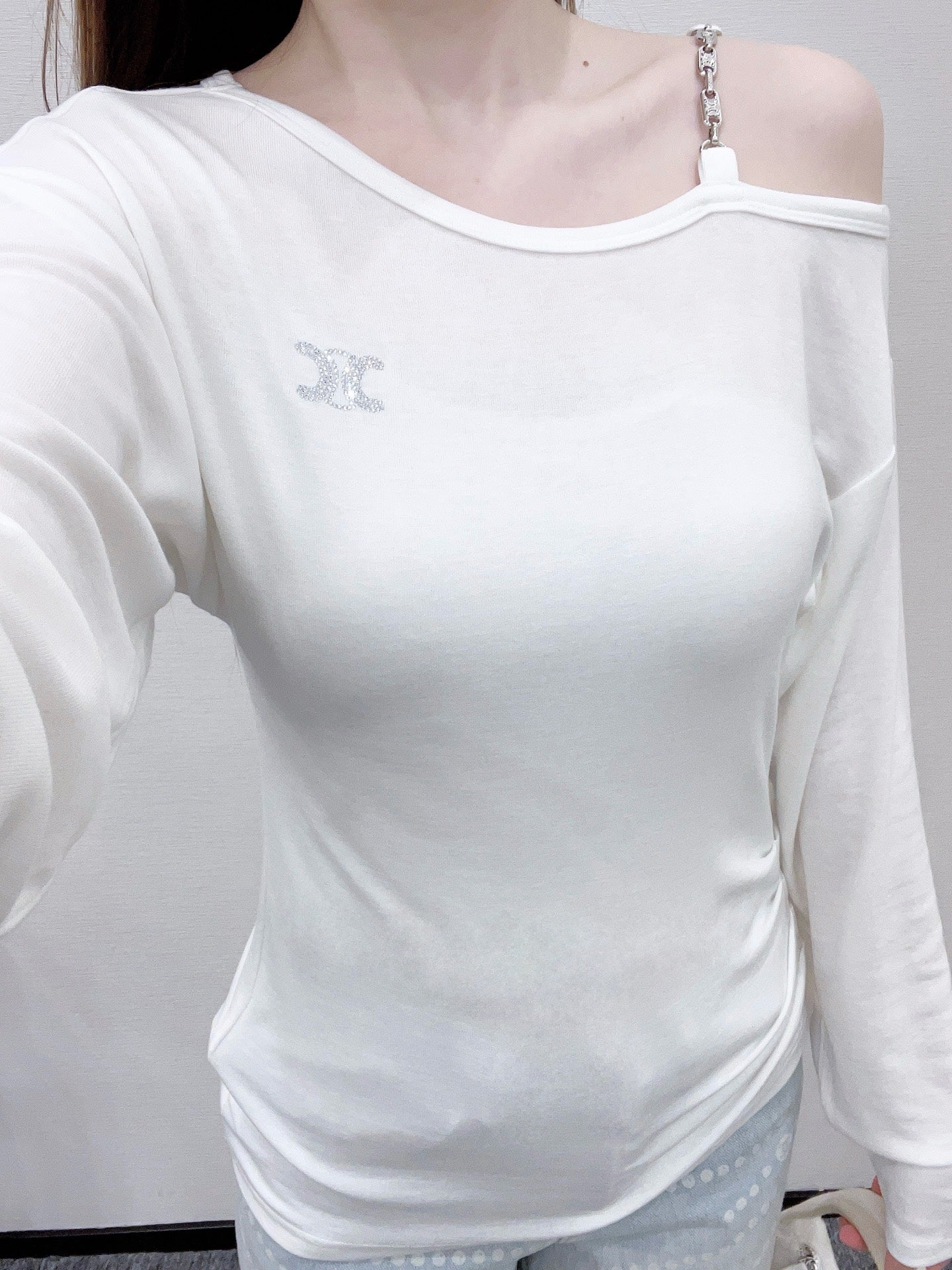 Celi new off-shoulder top