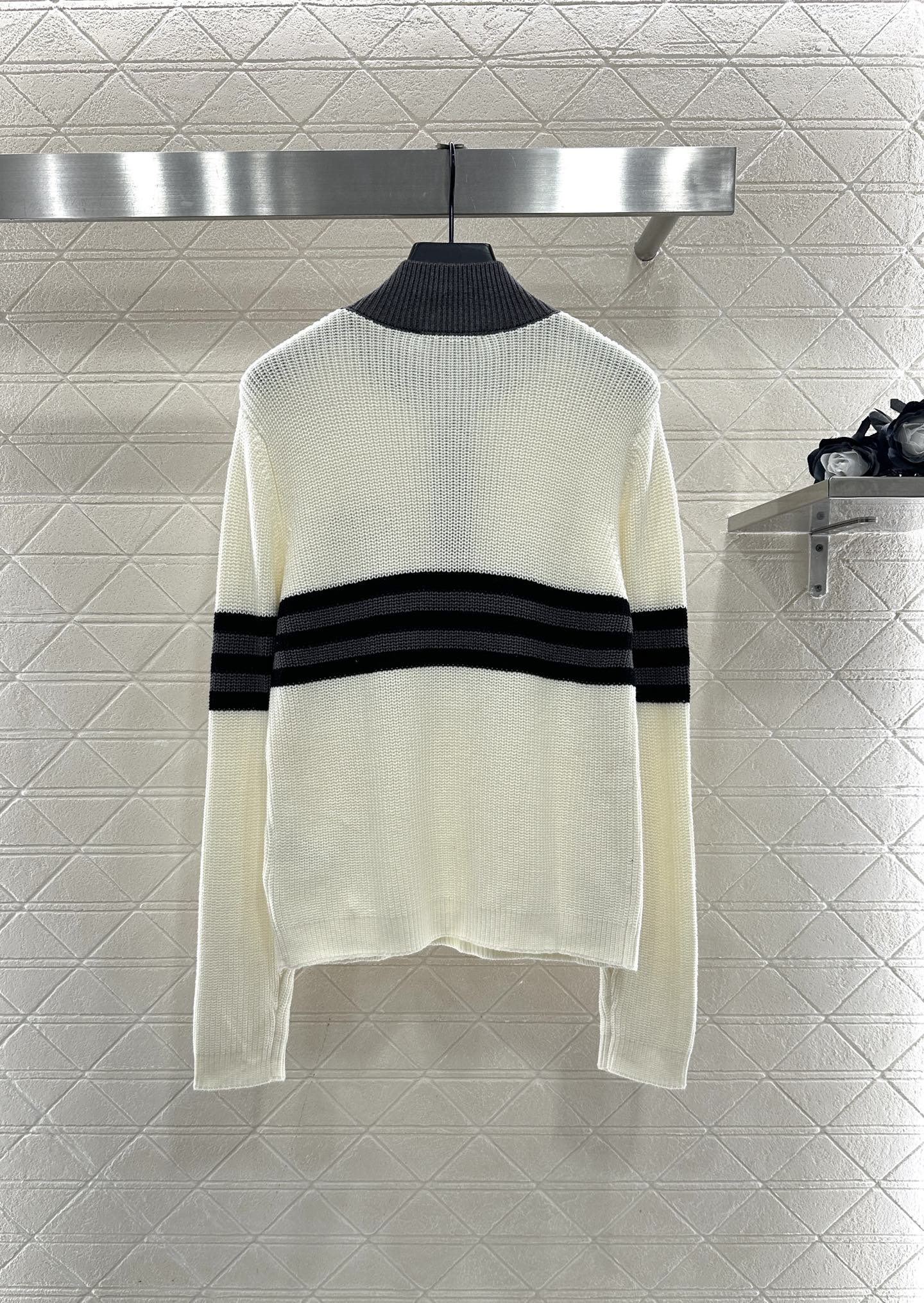 CD New knitted top