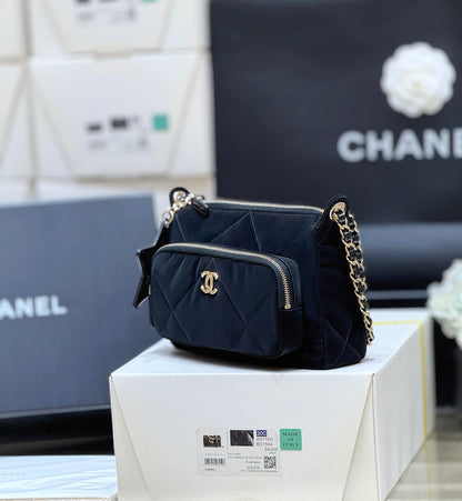New chan velvet camera bag