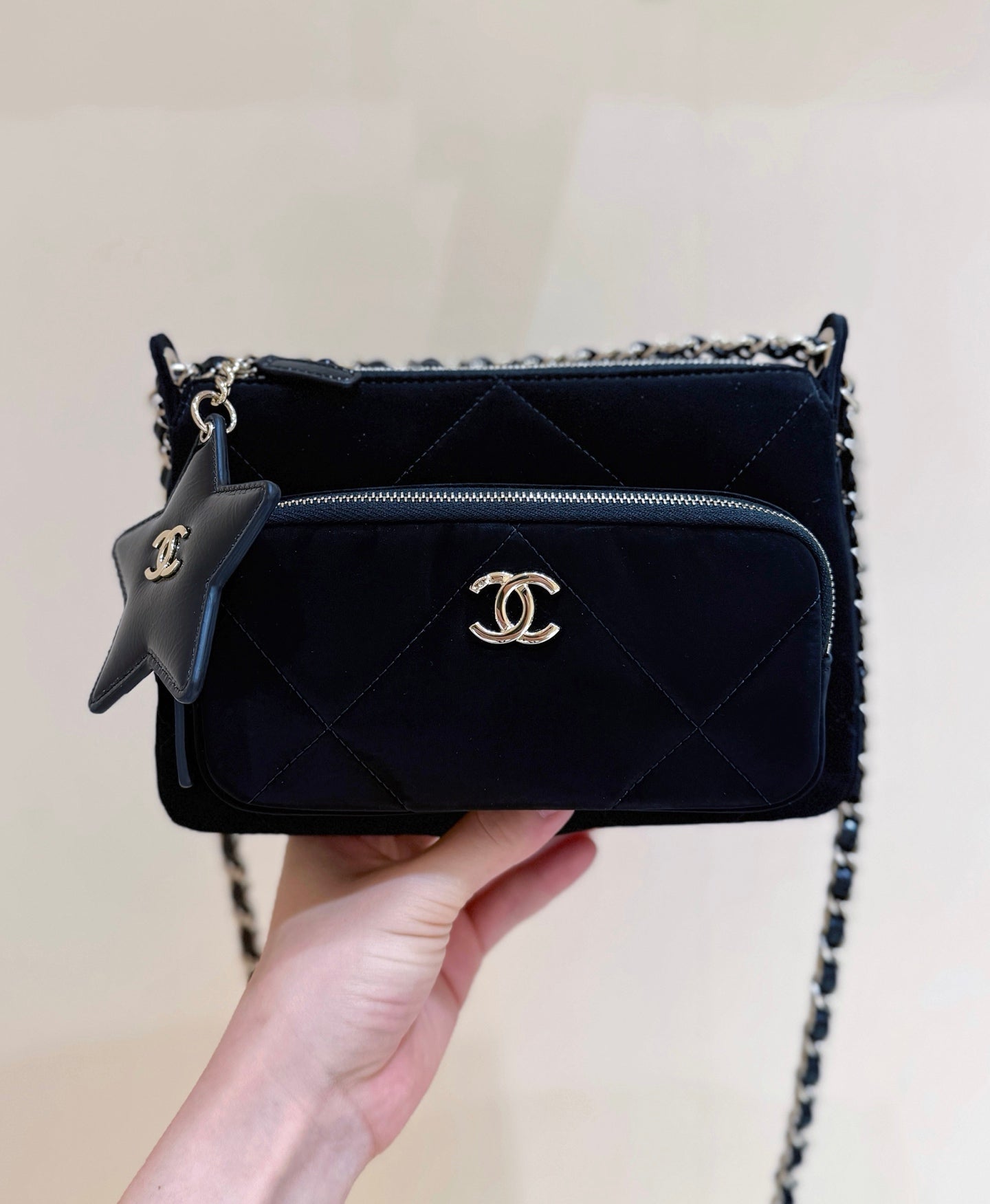 New chan velvet camera bag