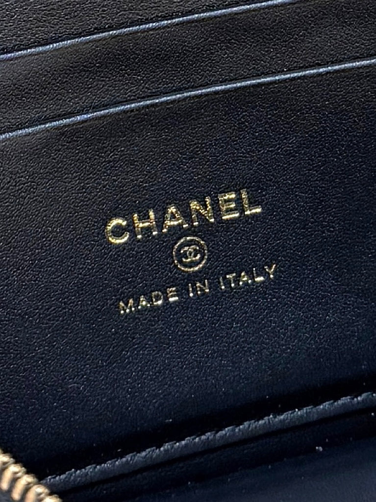 New CHAN large diamond lunch box bag