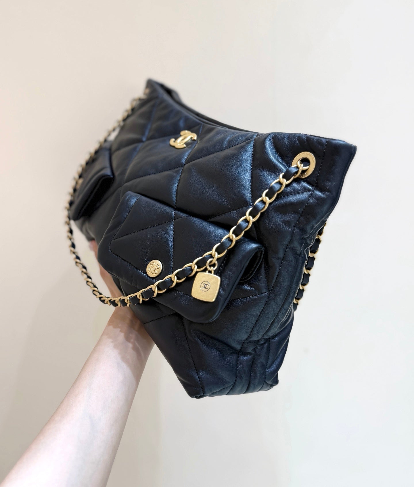 New CHAN shopping bag