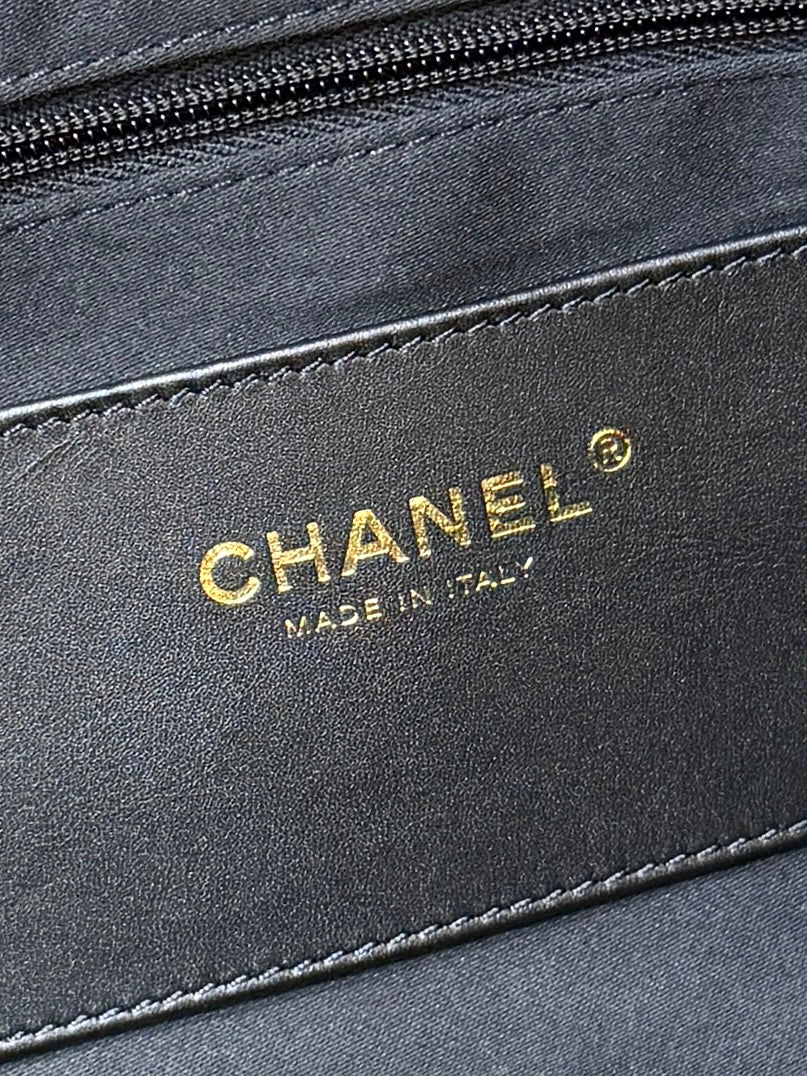 New CHAN shopping bag