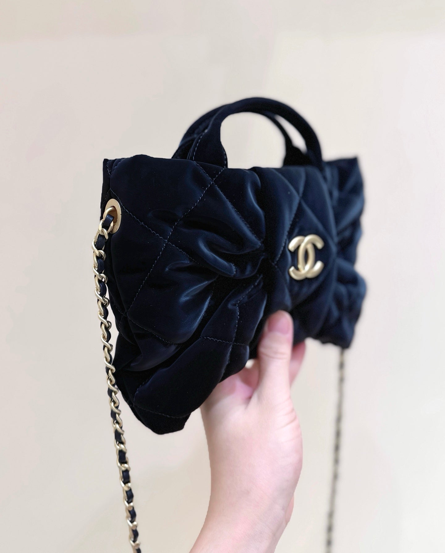 New CHAN velvet bow bag