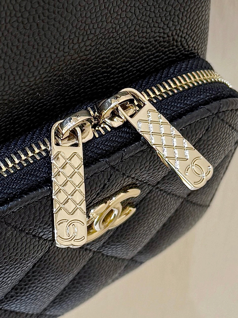 New CHANmini hand-held bucket bag