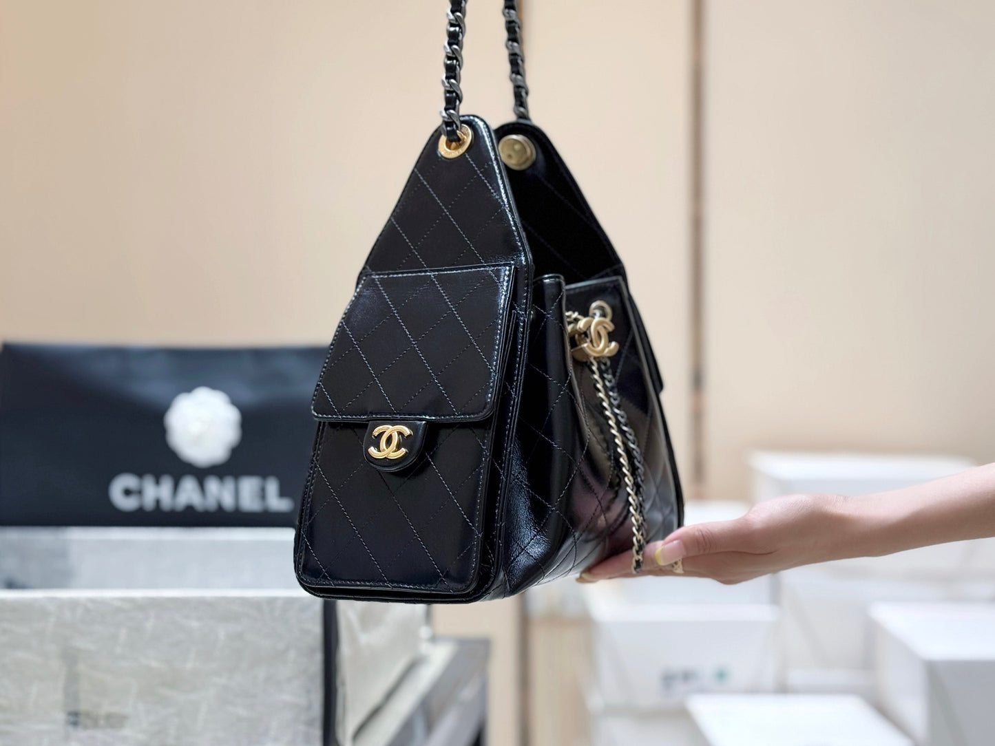 New CHAN Mandarin Duck Link Shiny Cowhide Bag