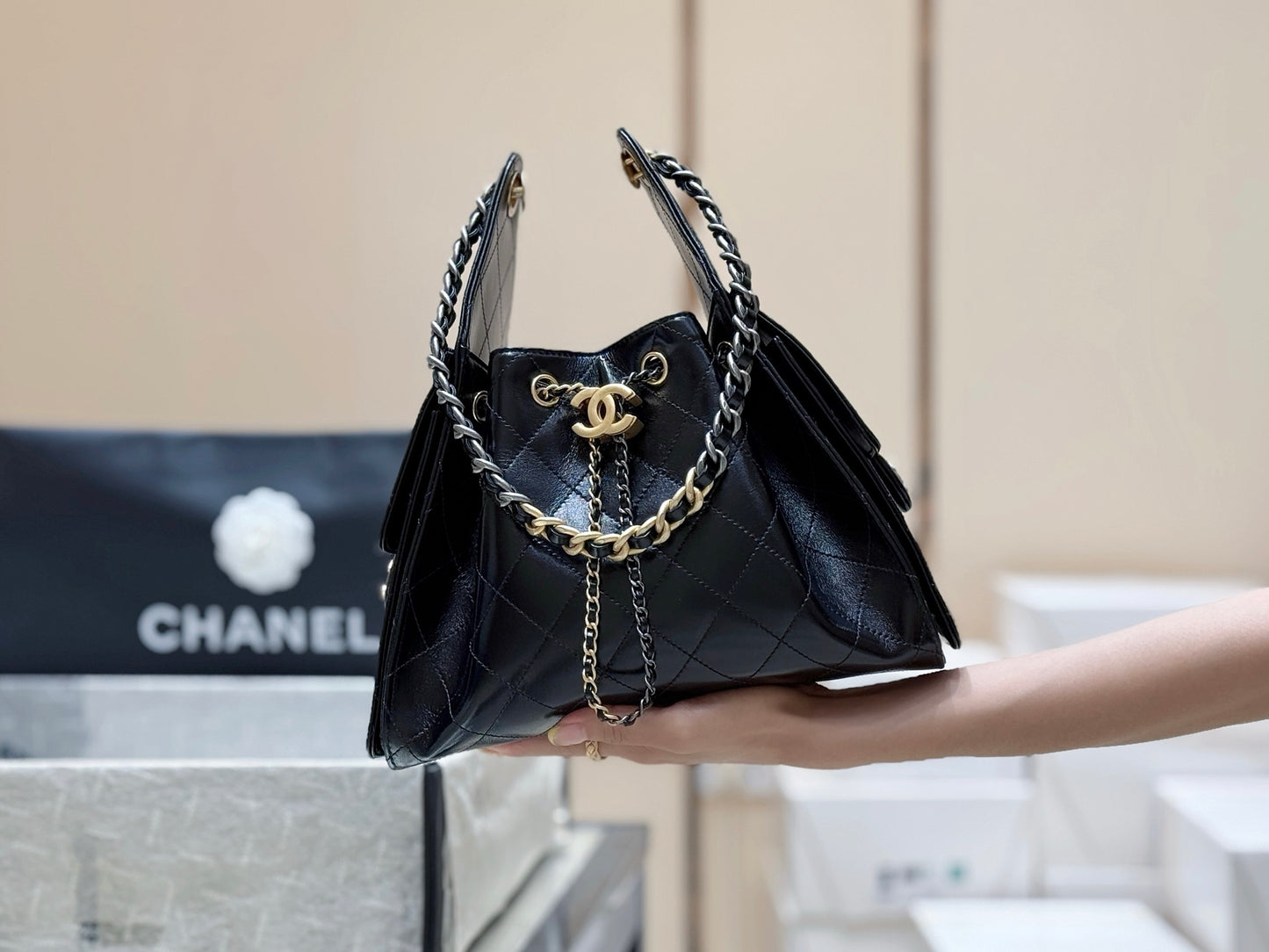 New CHAN Mandarin Duck Link Shiny Cowhide Bag