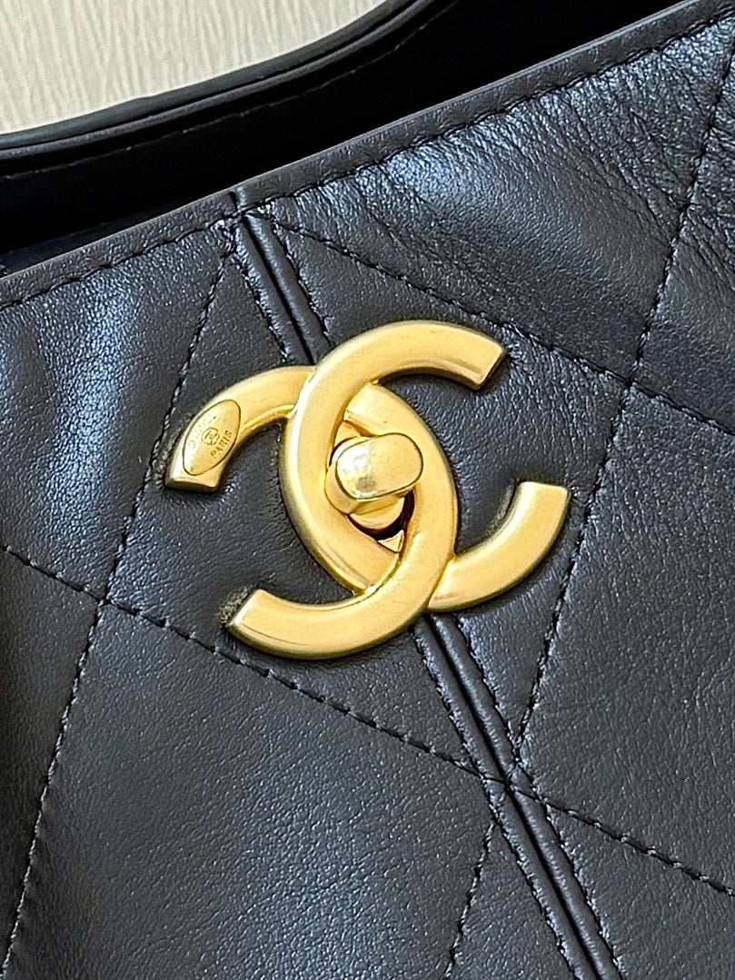 New CHAN full leather handbag