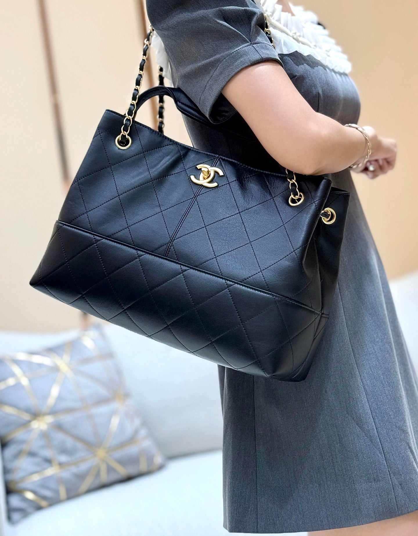 New CHAN full leather handbag