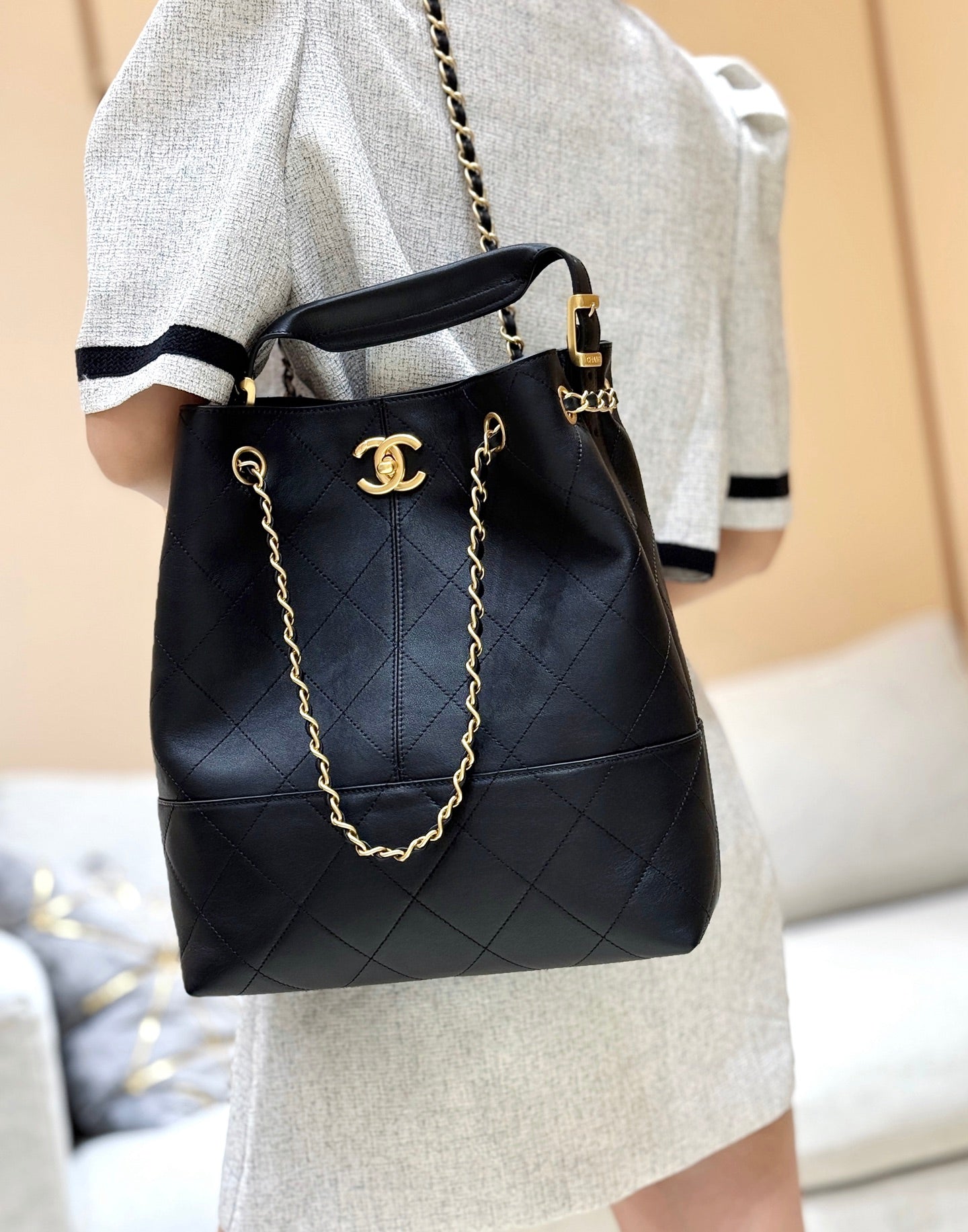New CHAN full leather handbag