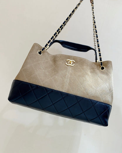 New CHAN Antelope leather color matching vertical Hobo bag