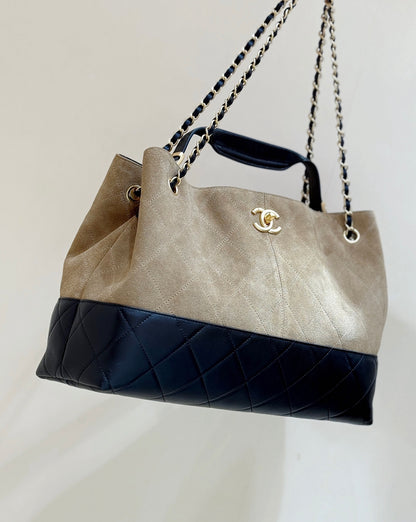 New CHAN Antelope leather color matching vertical Hobo bag