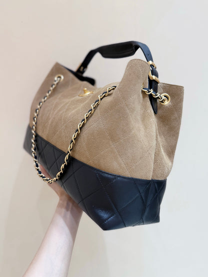 New CHAN Antelope leather color matching vertical Hobo bag