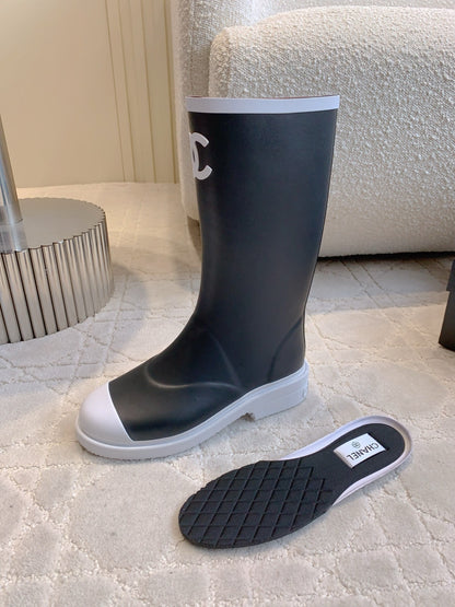 Chan New rain boots