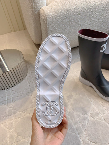 Chan New rain boots