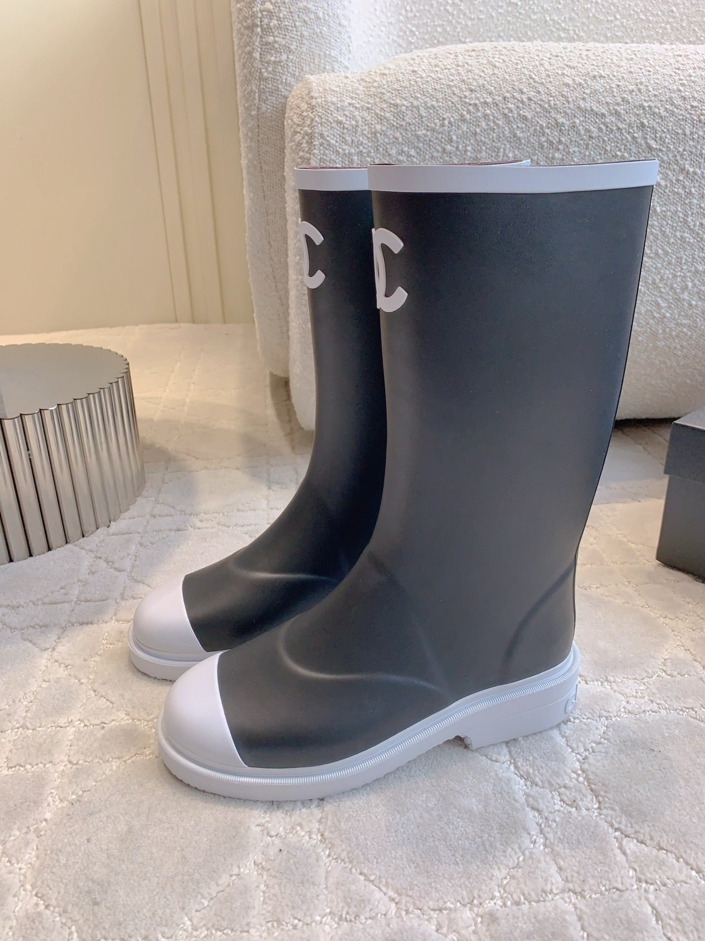 Chan New rain boots