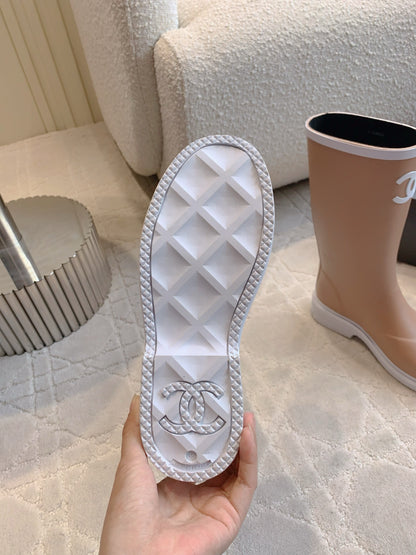 Chan New rain boots