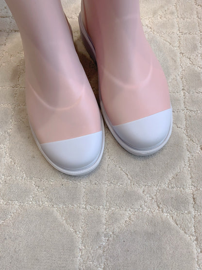 Chan New rain boots