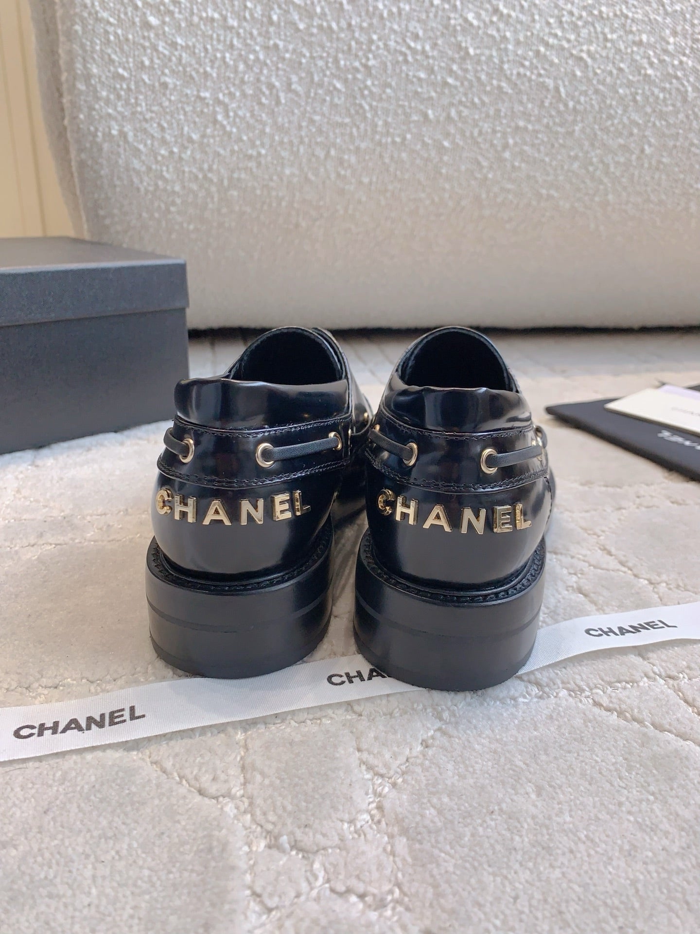 CHAN New Lace-up Loafers