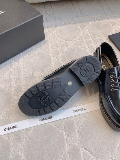 CHAN New Lace-up Loafers