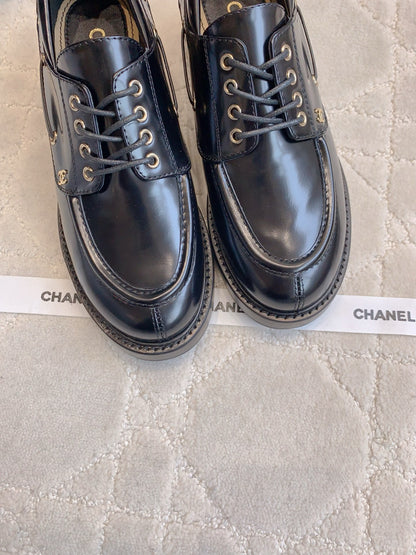 CHAN New Lace-up Loafers