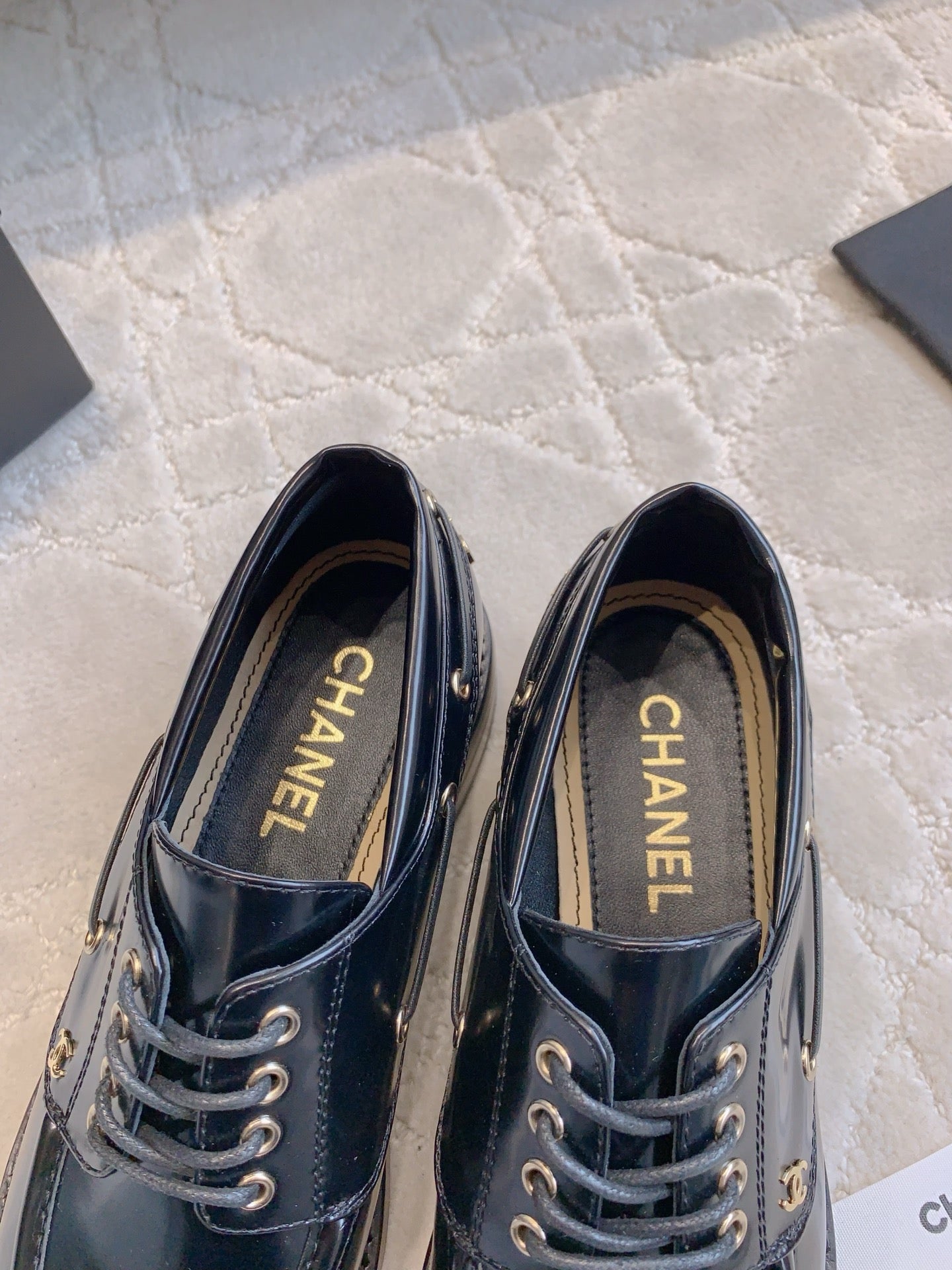 CHAN New Lace-up Loafers