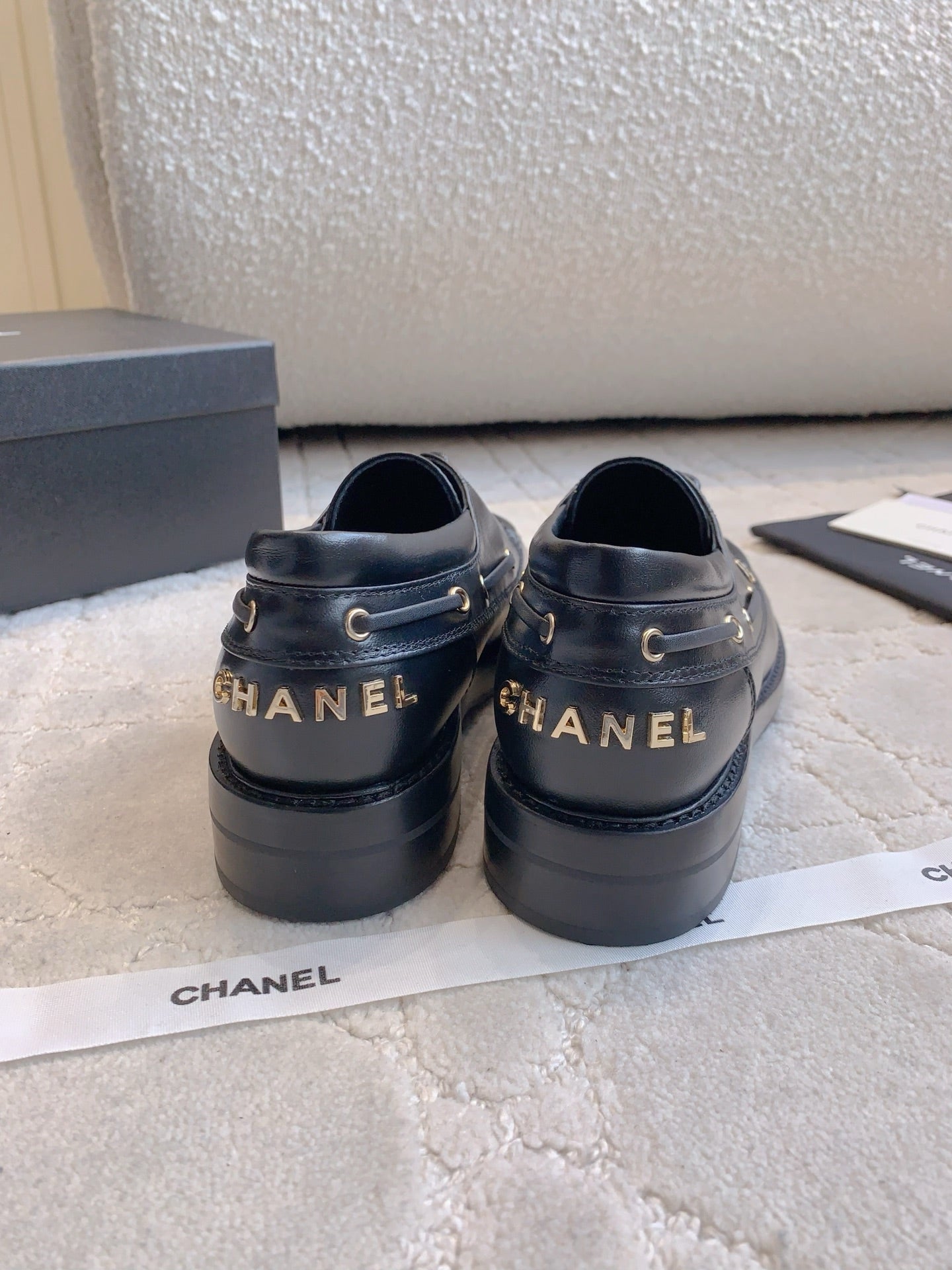 CHAN New Lace-up Loafers