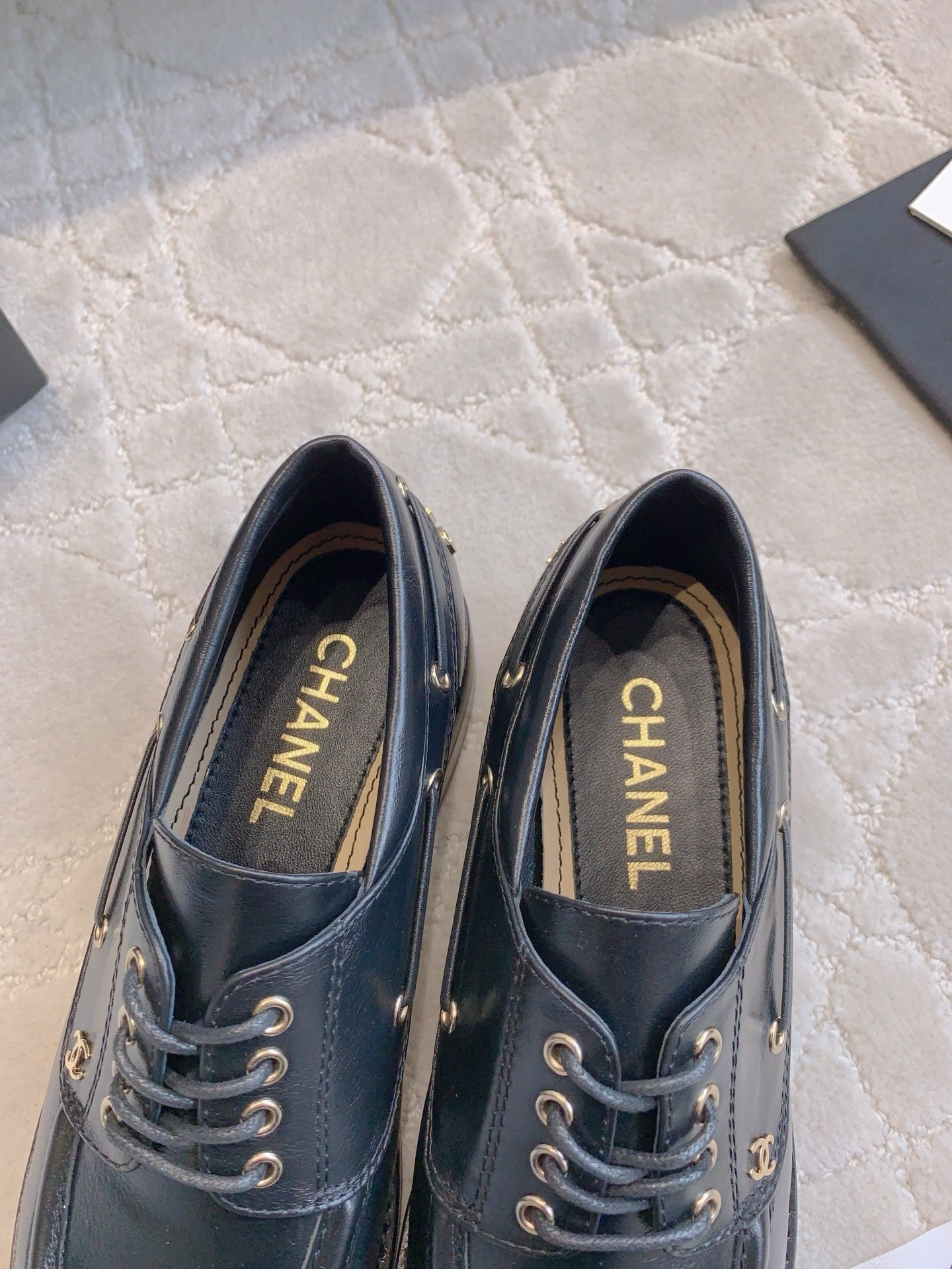 CHAN New Lace-up Loafers