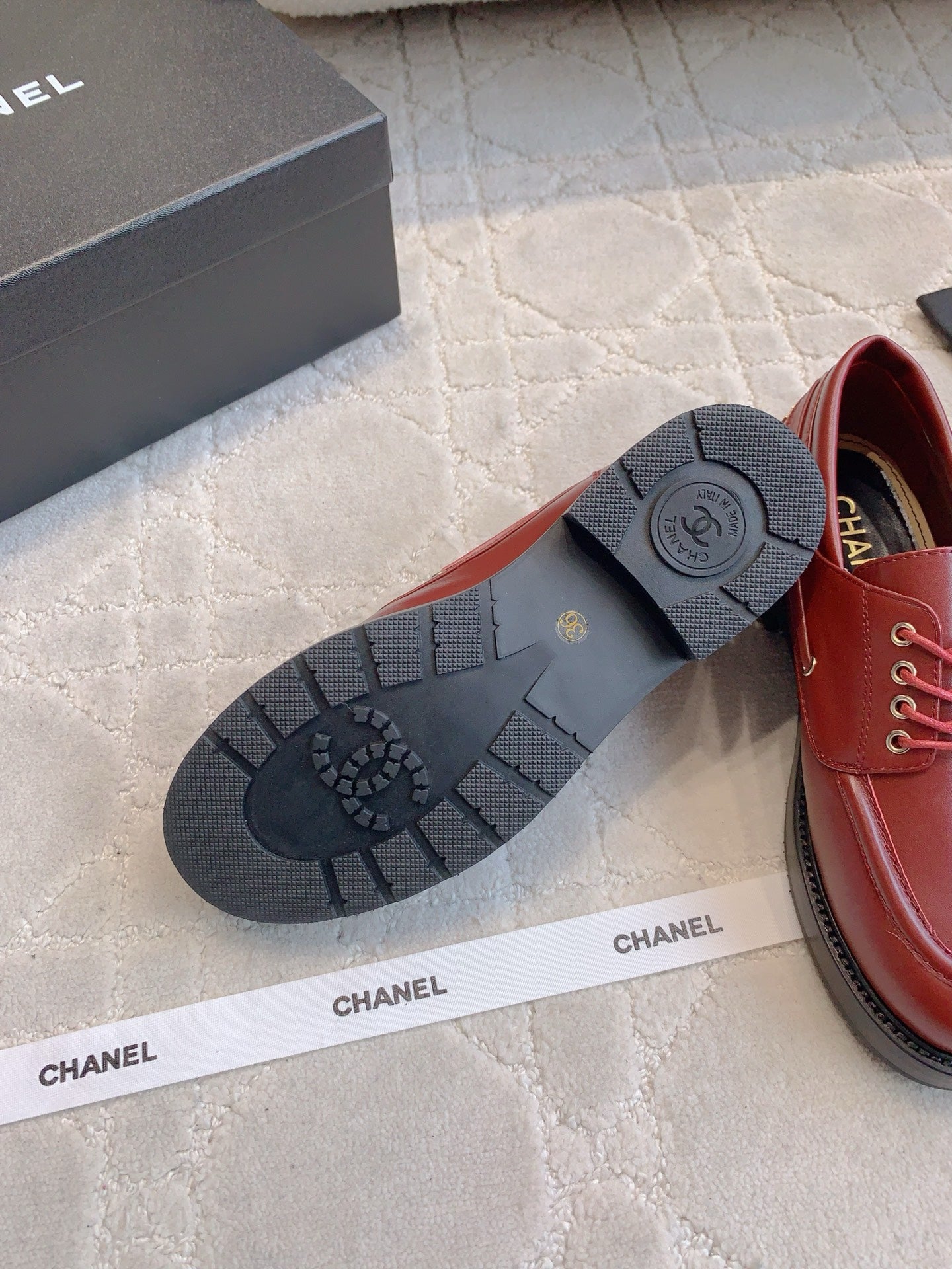 CHAN New Lace-up Loafers