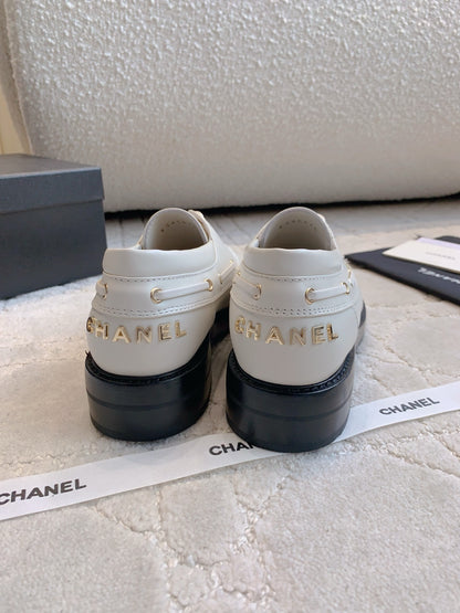 CHAN New Lace-up Loafers