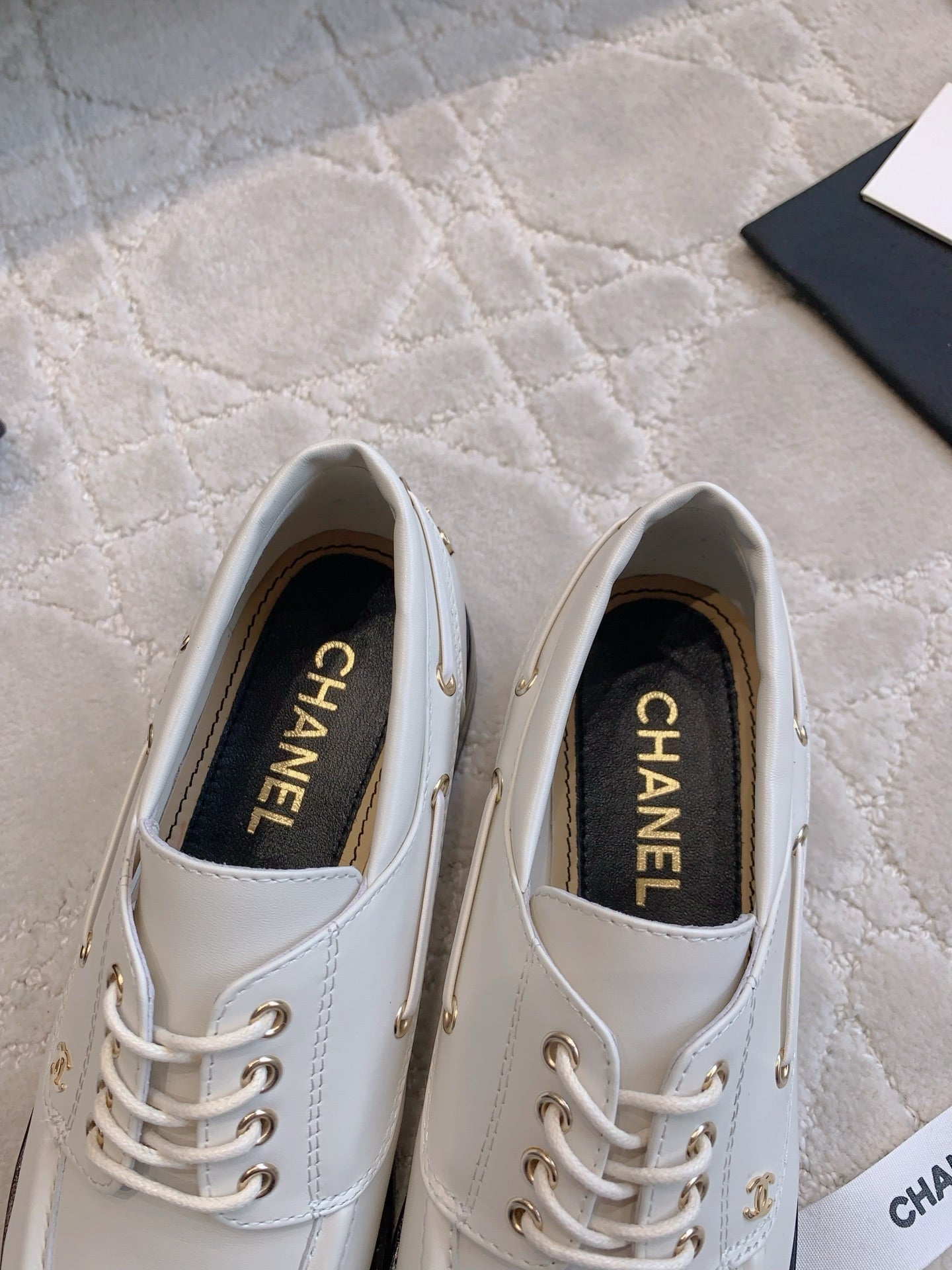 CHAN New Lace-up Loafers