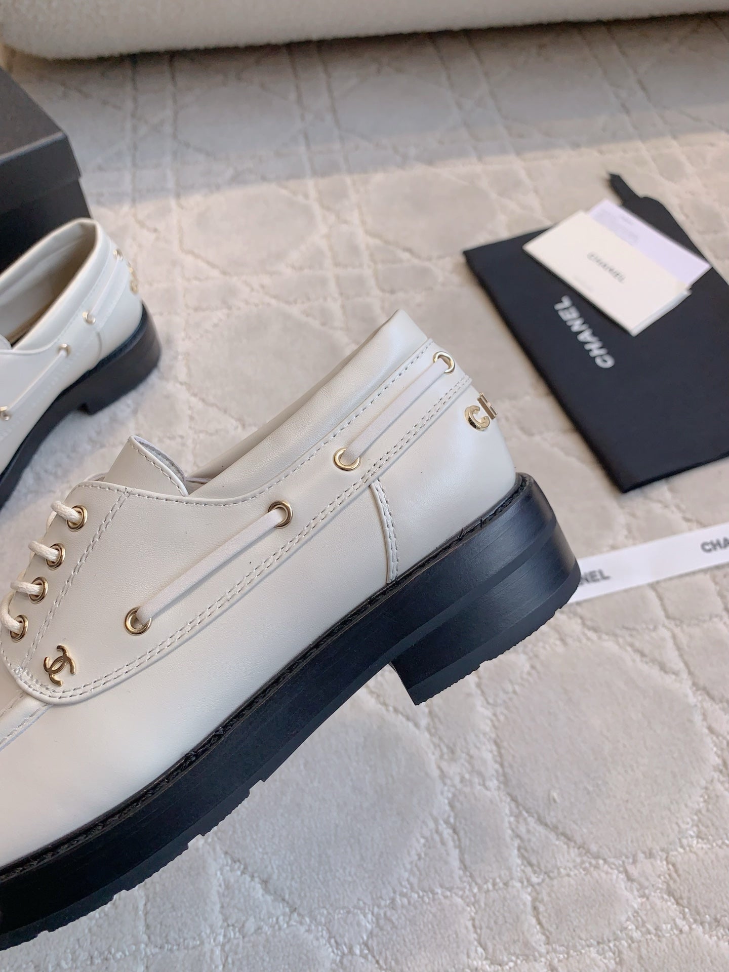 CHAN New Lace-up Loafers