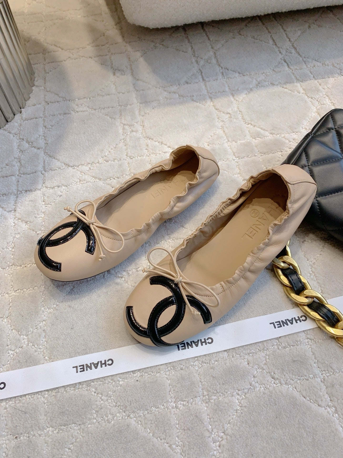 CHAN  New flat shoes